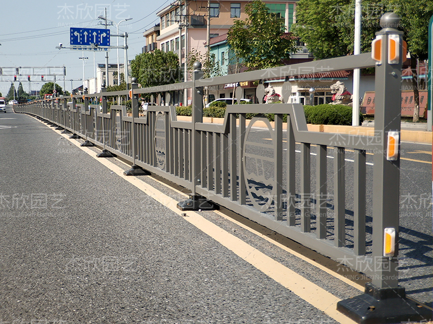 道路護欄生產(chǎn)廠家如何選擇？