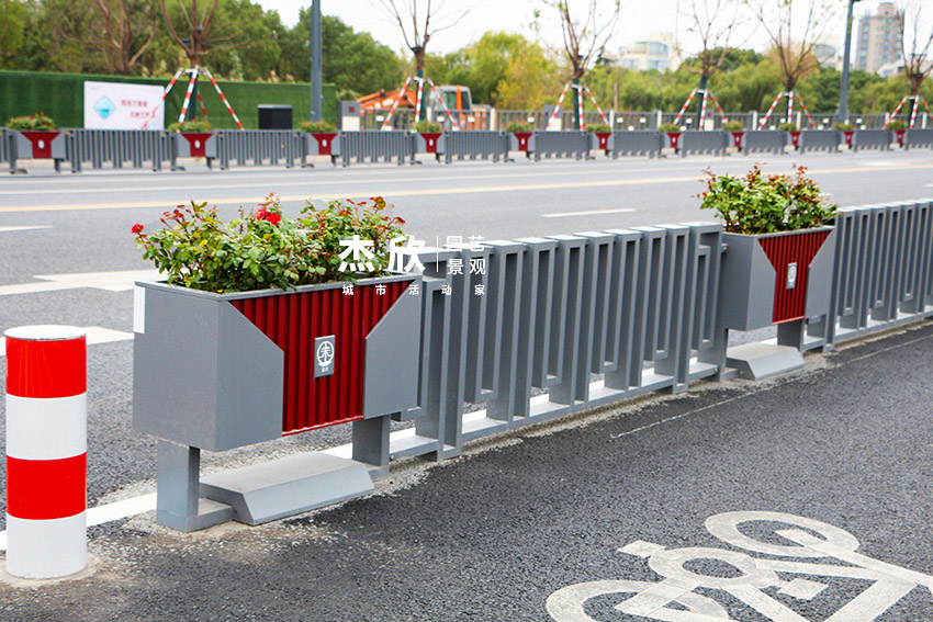 道路護欄花箱有兩種你能區(qū)分嗎？
